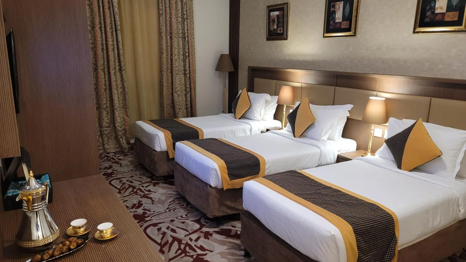 Qasr Al Ansar Golden Tulip Hotel