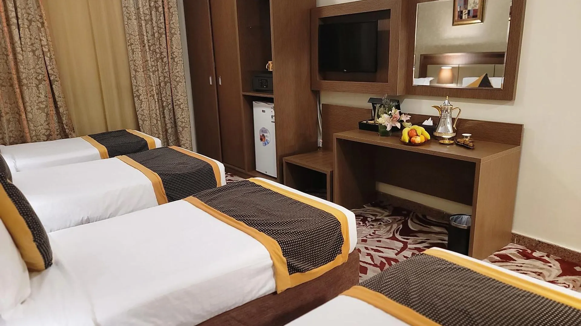 Qasr Al Ansar Golden Tulip Hotel
