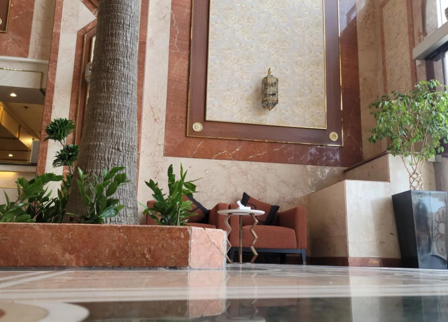Qasr Al Ansar Golden Tulip Hotel