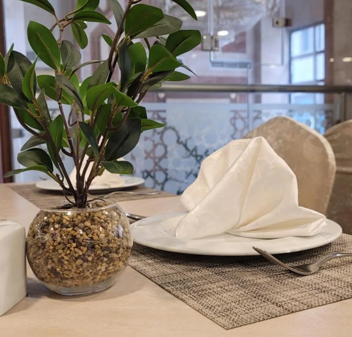 Qasr Al Ansar Golden Tulip Hotel