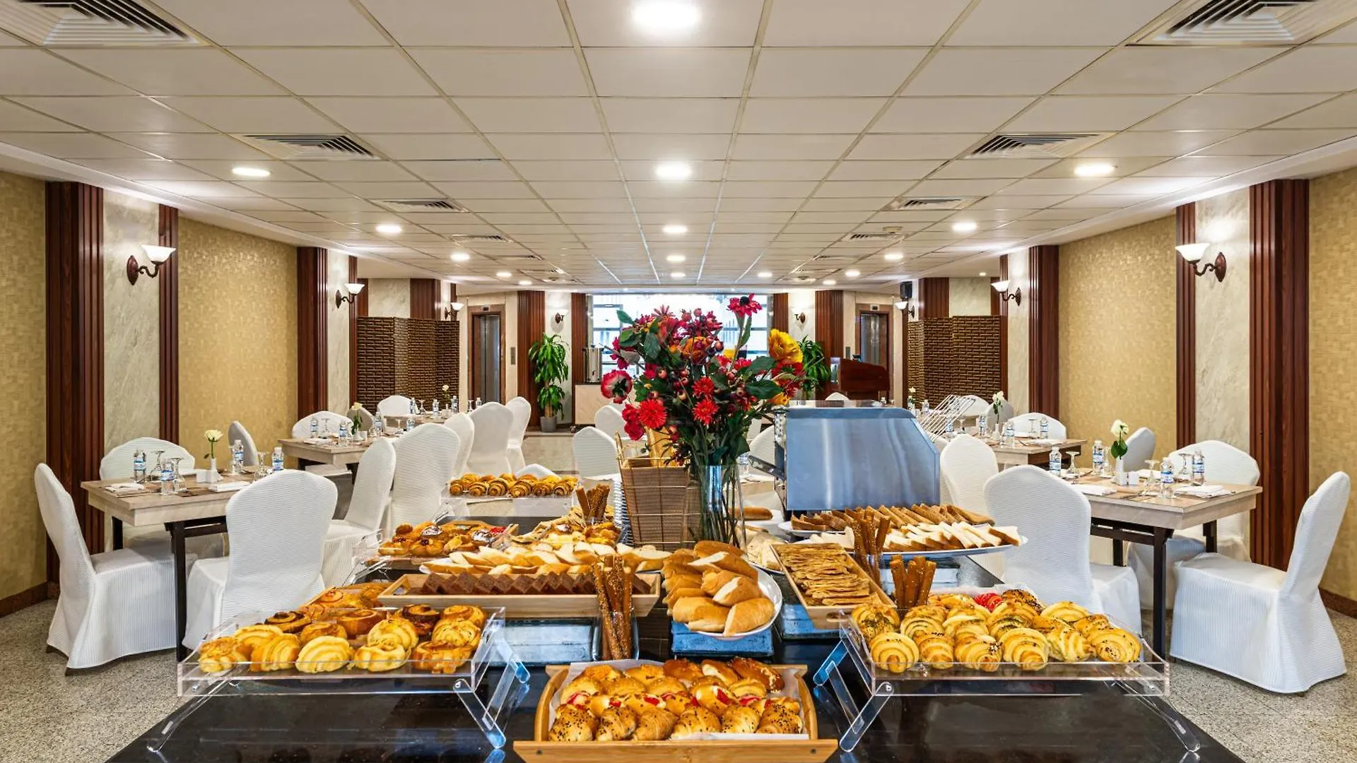 ***  Qasr Al Ansar Golden Tulip Hotel Saudi Arabia