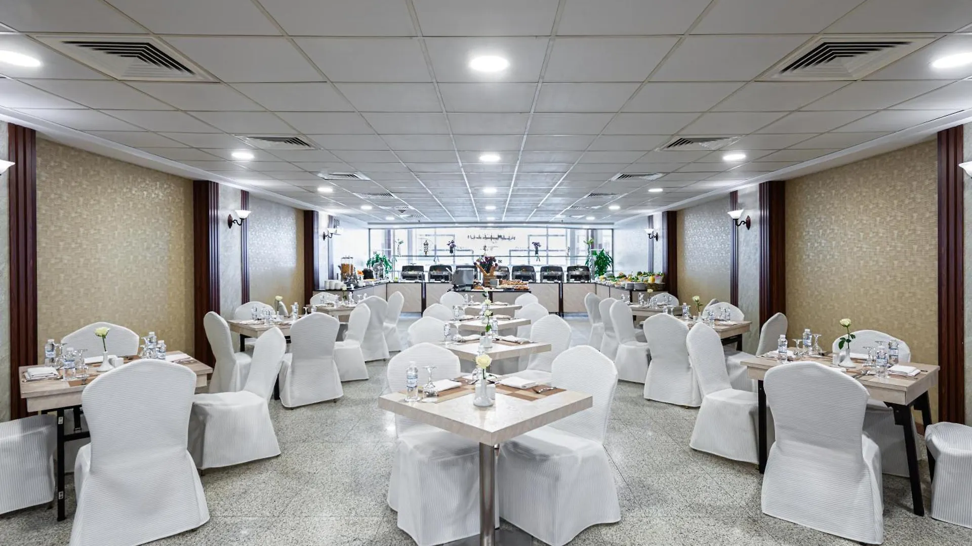 Qasr Al Ansar Golden Tulip Hotel