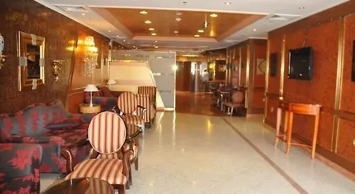 Qasr Al Ansar Golden Tulip Hotel